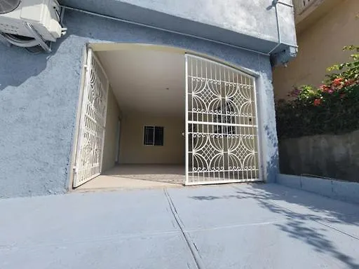 Sarah Suite 2 몬테고 베이 0*,  자메이카